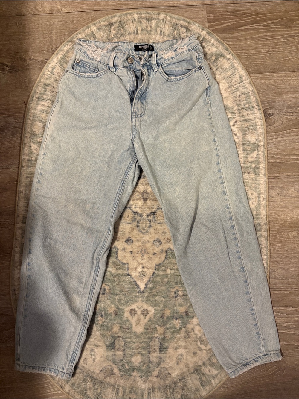 Light Wash Women’s Jeans